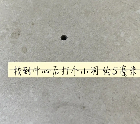 拜泉瓷砖空鼓维修公司专业解答在瓷砖铺贴过程中，如果砂料搅拌不均匀，将会带来以下问题
